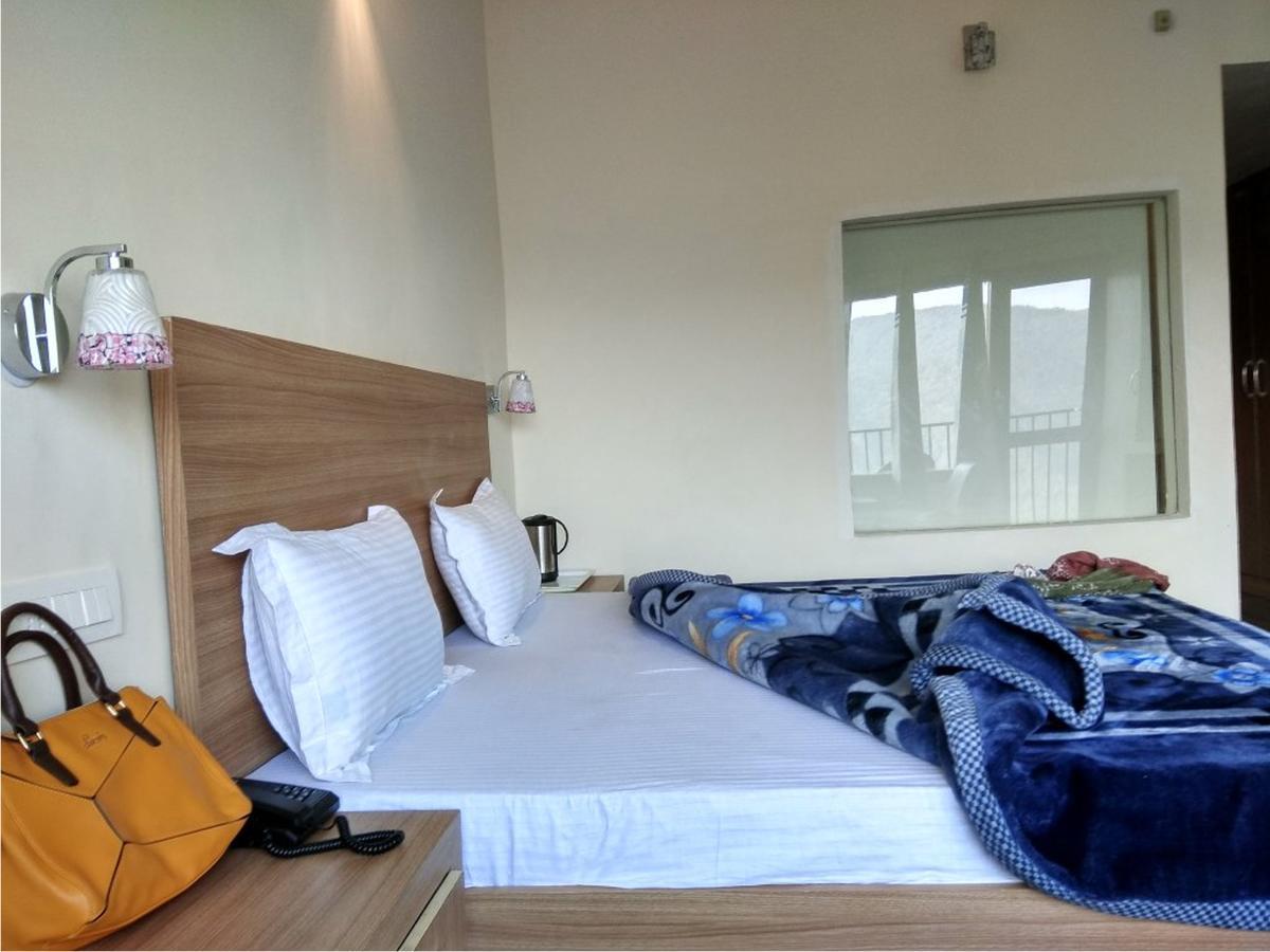 Hotel Emerald Valley Chail Exterior photo